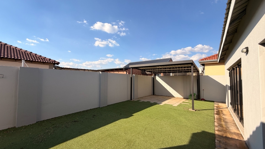 2 Bedroom Property for Sale in Waterberry Estate North West
